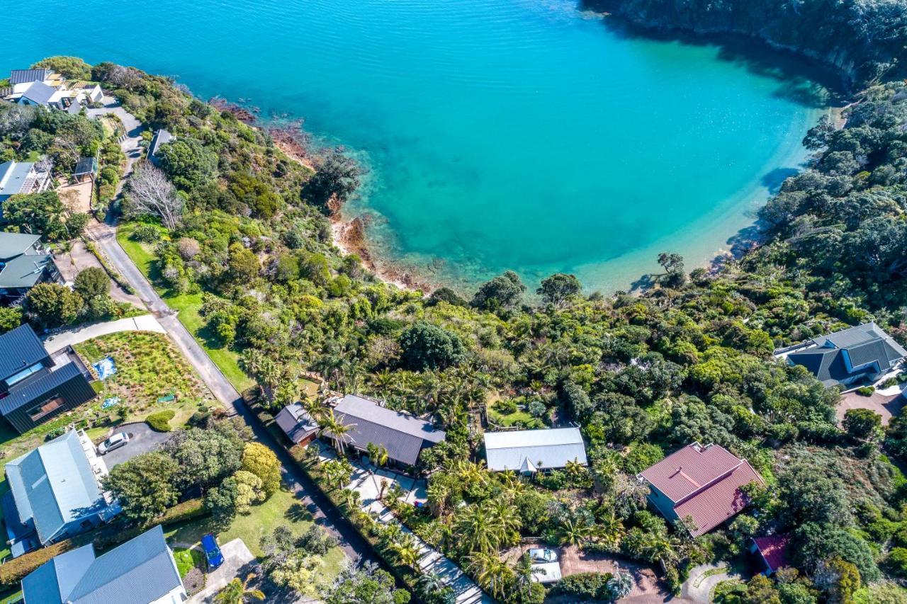 Palms On Kennedy Point - Waiheke Holiday home