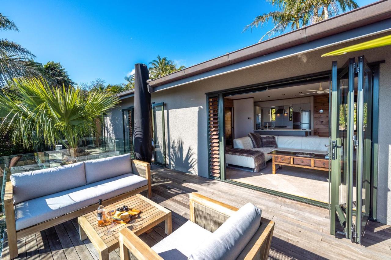 Palms On Kennedy Point - Waiheke Holiday home