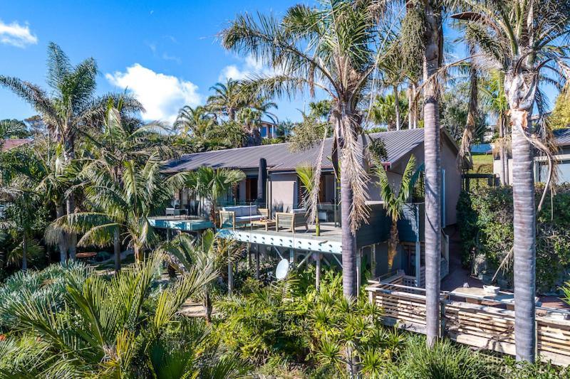 Palms On Kennedy Point - Waiheke